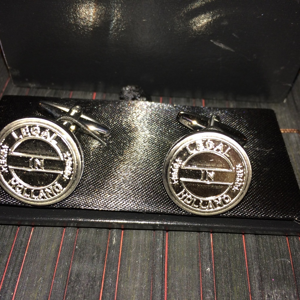 MEN'S SILVER CUFFLINKS